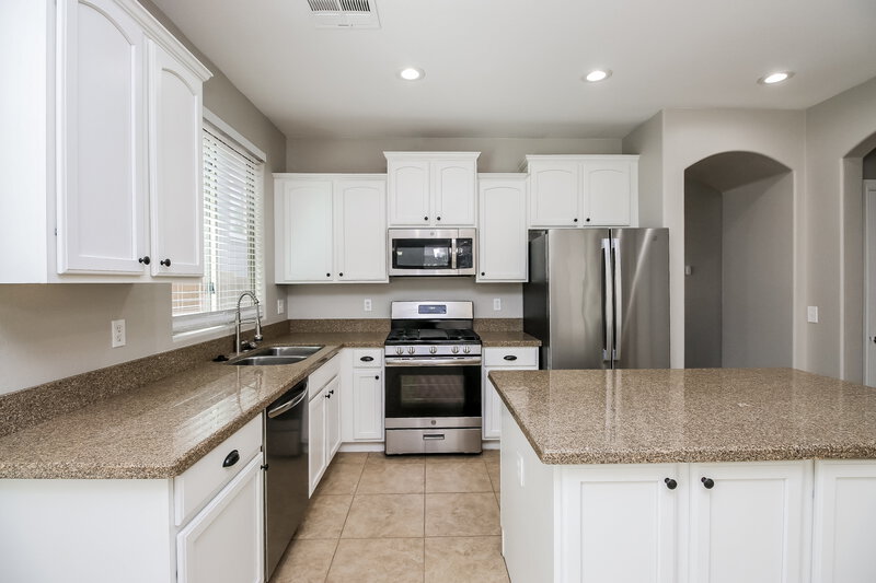 2,440/Mo, 19091 E Pelican Dr Queen Creek, AZ 85142 Kitchen View