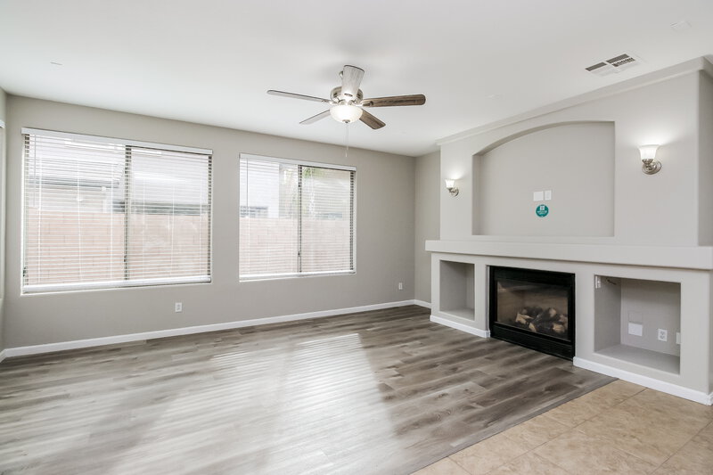 2,440/Mo, 19091 E Pelican Dr Queen Creek, AZ 85142 Family Room View