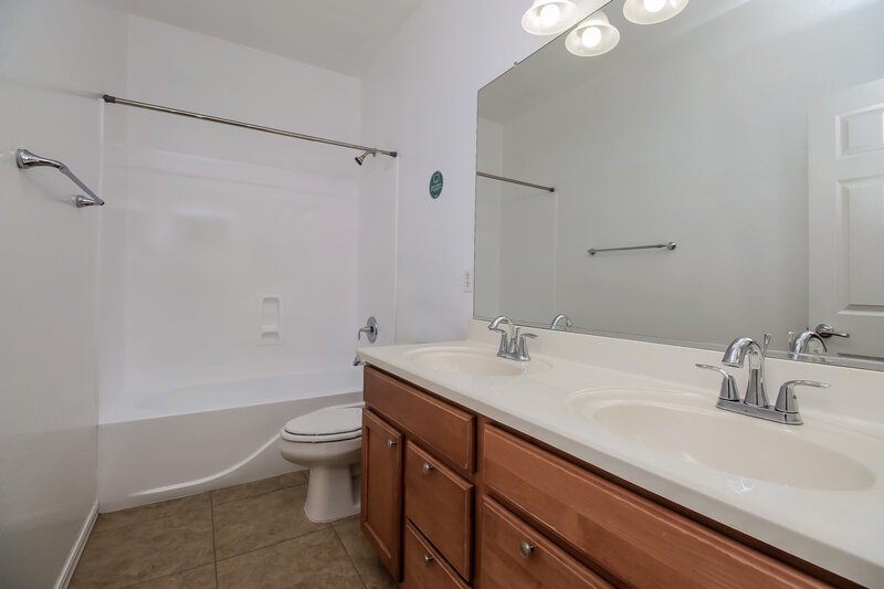 2,440/Mo, 19091 E Pelican Dr Queen Creek, AZ 85142 Bathroom View 2