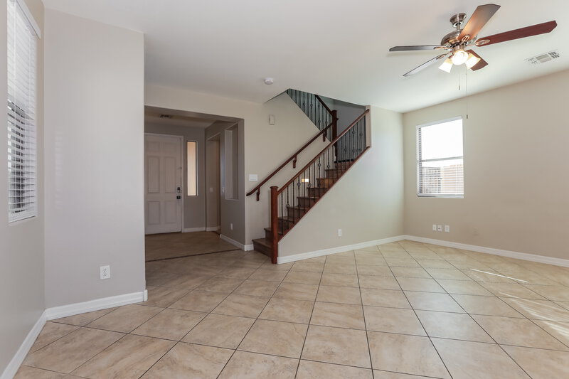 2,360/Mo, 4165 E Thunderheart Trl Gilbert, AZ 85297 Living Room View 2