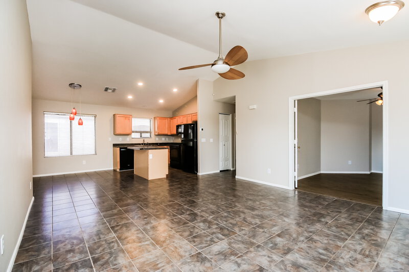 1,755/Mo, 41661 W Sunland Dr Maricopa, AZ 85138 Living Room View 3