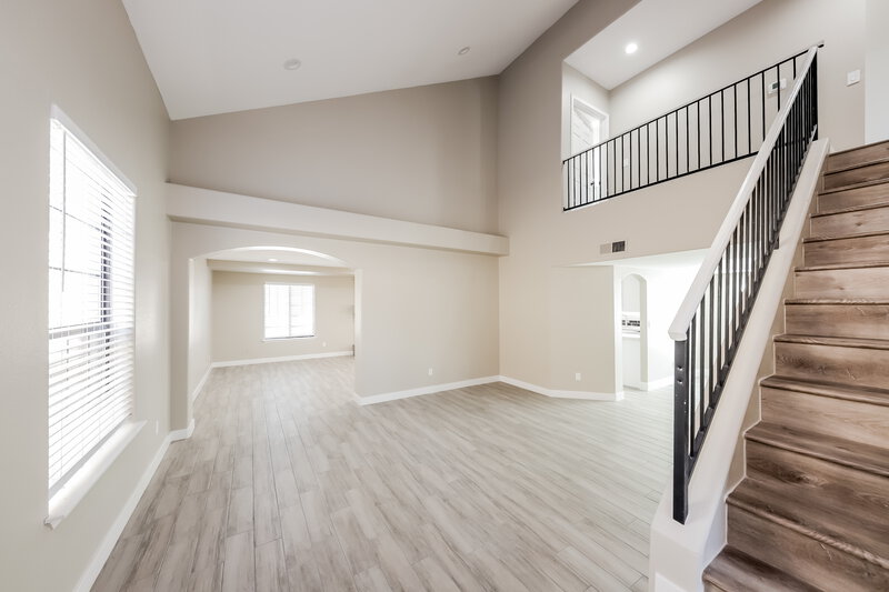 2,885/Mo, 1626 E Villa Theresa Dr Phoenix, AZ 85022 Living Room View