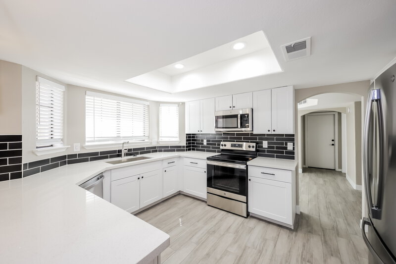 2,885/Mo, 1626 E Villa Theresa Dr Phoenix, AZ 85022 Kitchen View