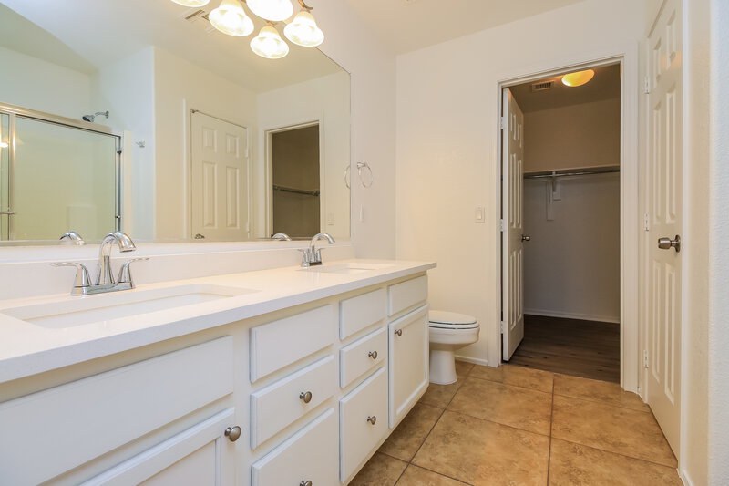 2,160/Mo, 2356 E 35th Ave Apache Junction, AZ 85119 Main Bathroom View