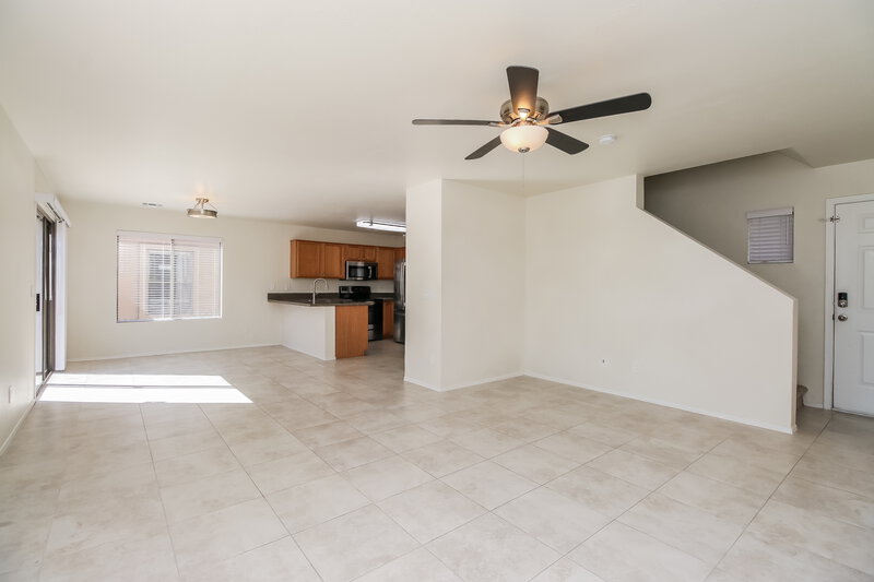 2,270/Mo, 9645 E Baltimore St Mesa, AZ 85207 Living Room View 2