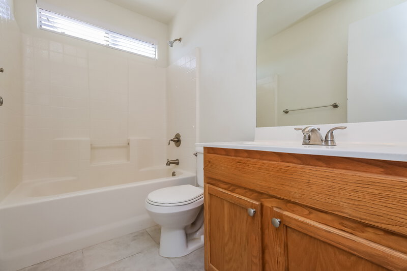 2,270/Mo, 9645 E Baltimore St Mesa, AZ 85207 Bathroom View