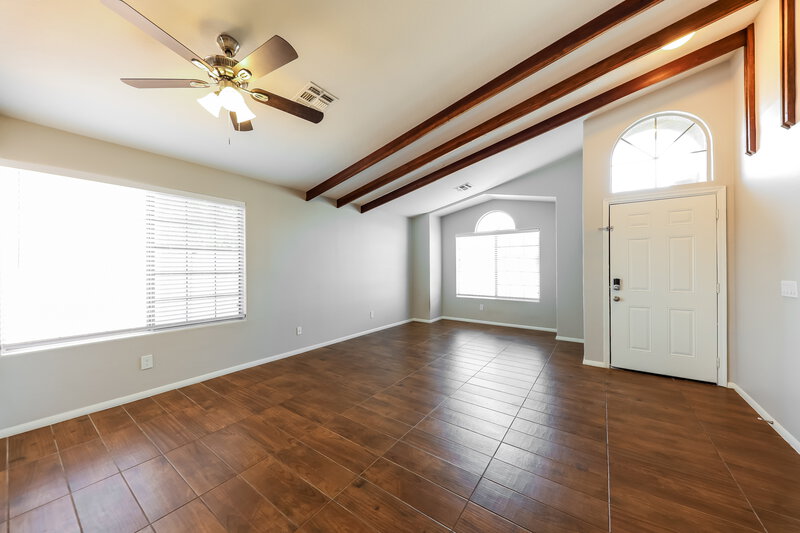 2,390/Mo, 6637 W Prickly Pear Trl Phoenix, AZ 85083 Living Room View 2