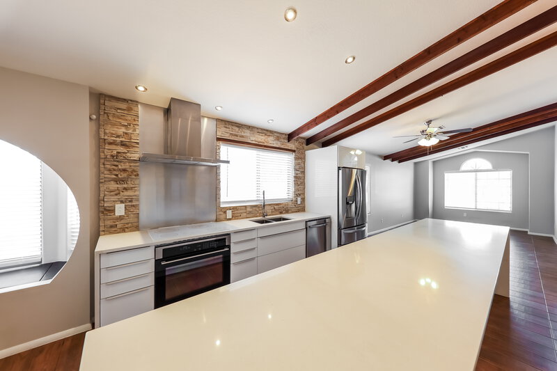 2,390/Mo, 6637 W Prickly Pear Trl Phoenix, AZ 85083 Kitchen View 2