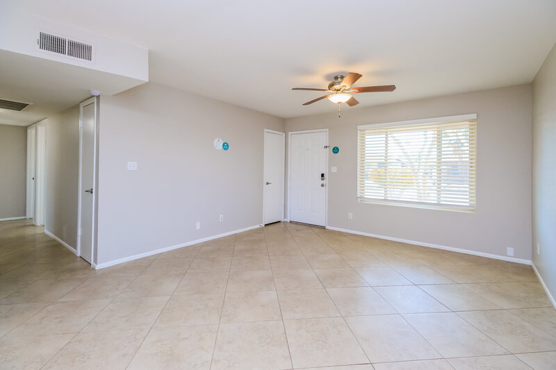 2,375/Mo, 1120 W Hackamore Street Mesa, AZ 85201 Living Room View