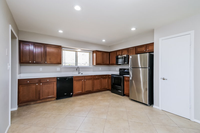 2,375/Mo, 1120 W Hackamore Street Mesa, AZ 85201 Kitchen View