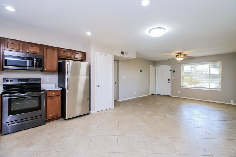 2,375/Mo, 1120 W Hackamore Street Mesa, AZ 85201 Kitchen View 2