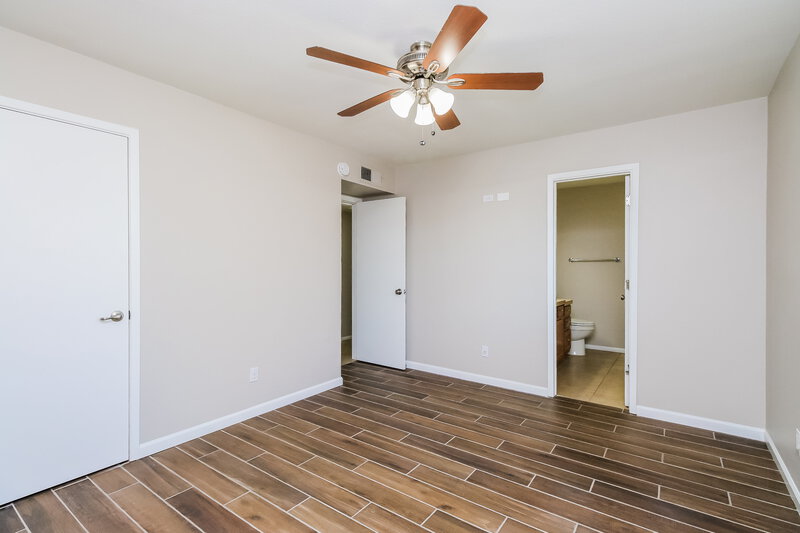 2,375/Mo, 1120 W Hackamore Street Mesa, AZ 85201 Main Bedroom View 2