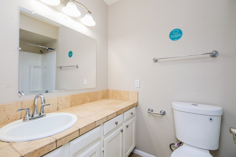 2,375/Mo, 1120 W Hackamore Street Mesa, AZ 85201 Bathroom View