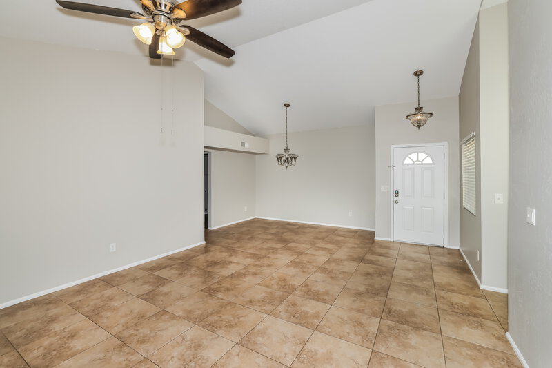 1,985/Mo, 4814 W Mcrae Way Glendale, AZ 85308 Living Room View