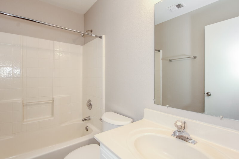 2,275/Mo, 1144 E Liberty Shores Dr Gilbert, AZ 85234 Bathroom View