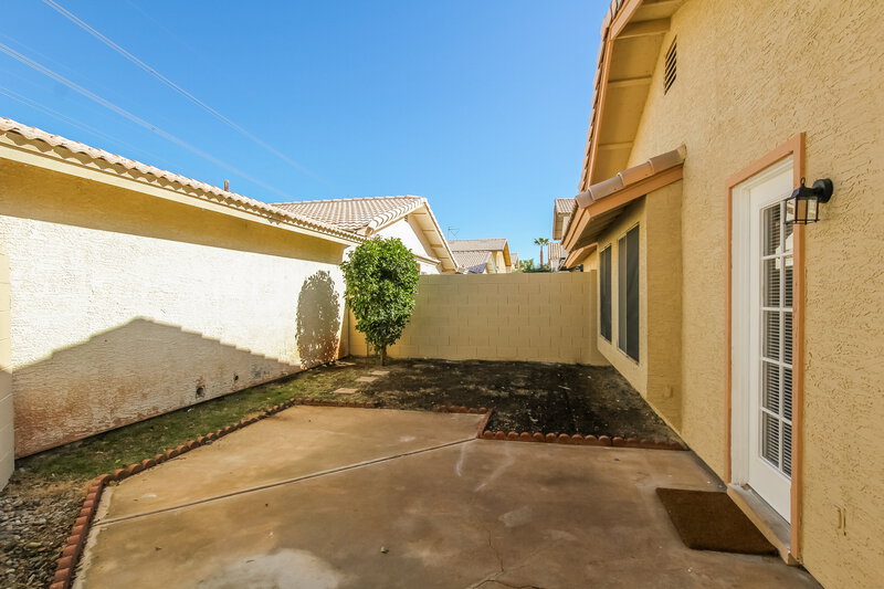 2,275/Mo, 1144 E Liberty Shores Dr Gilbert, AZ 85234 Rear View