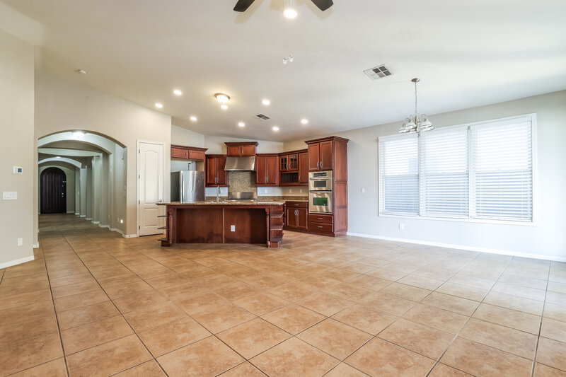 2,150/Mo, 4132 W Lydia Ln Phoenix, AZ 85041 Dining Room View