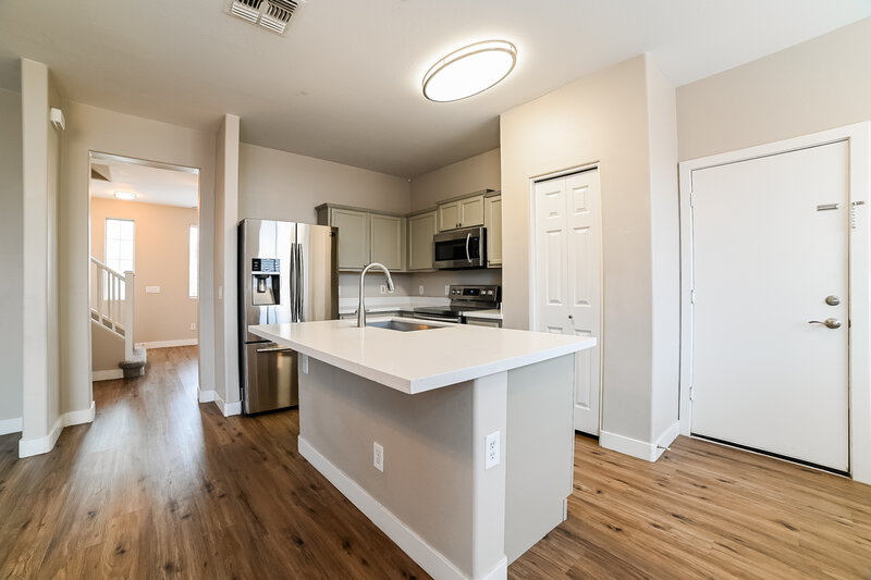 2,160/Mo, 6535 W Adams St Phoenix, AZ 85043 Kitchen View