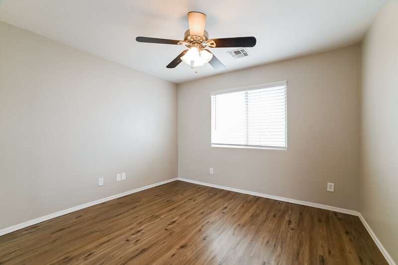 2,160/Mo, 6535 W Adams St Phoenix, AZ 85043 Main Bedroom View 2