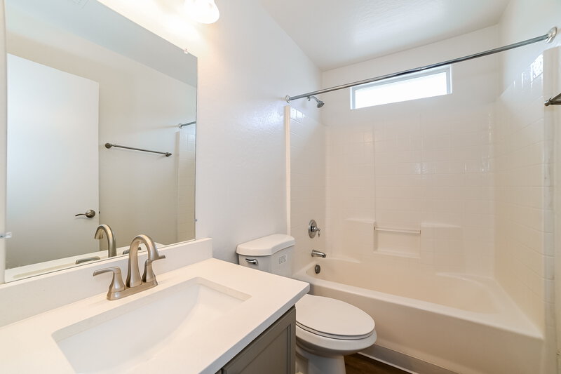 2,160/Mo, 6535 W Adams St Phoenix, AZ 85043 Bathroom View 3