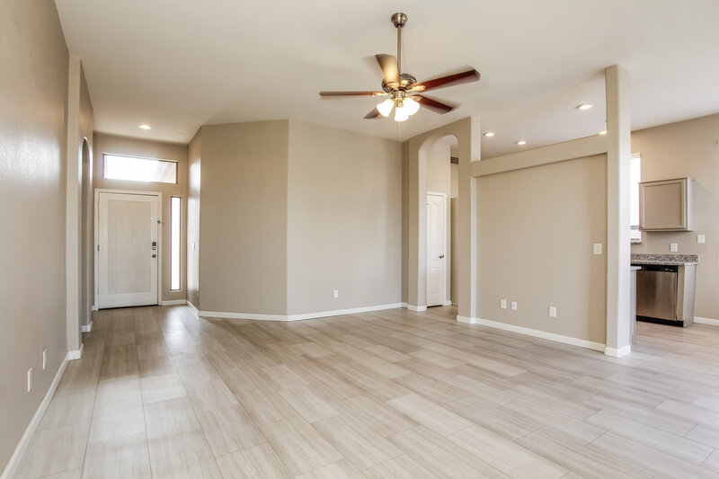 2,245/Mo, 6482 W Matilda Ln Glendale, AZ 85308 Living Room View 2