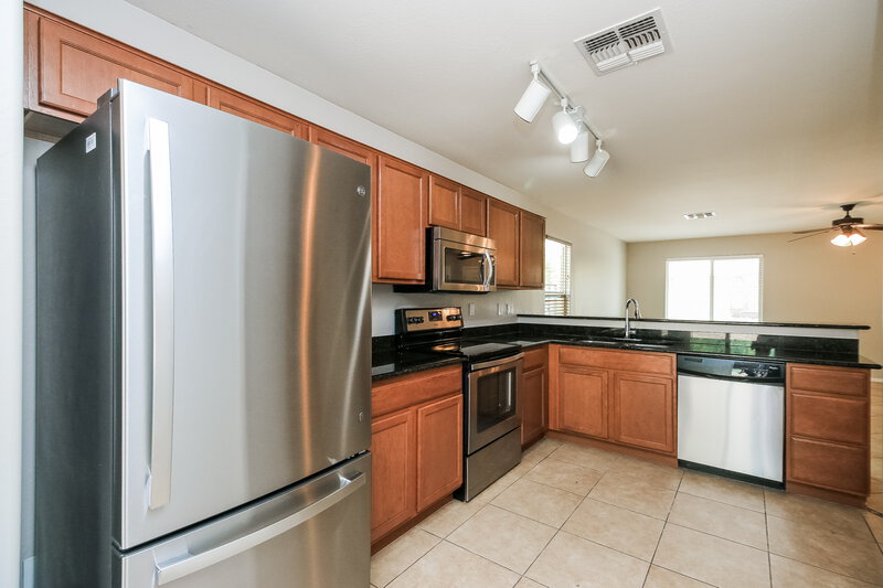 1,845/Mo, 2560 S Powell Rd Apache Junction, AZ 85119 Kitchen View 2