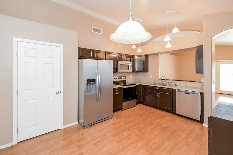 2,625/Mo, 1143 E Butler Dr Chandler, AZ 85225 Kitchen View 2