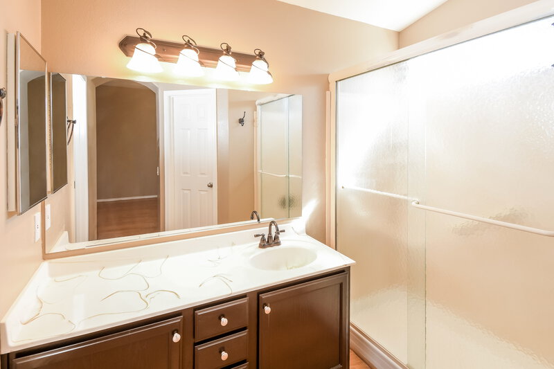 2,625/Mo, 1143 E Butler Dr Chandler, AZ 85225 Main Bathroom View