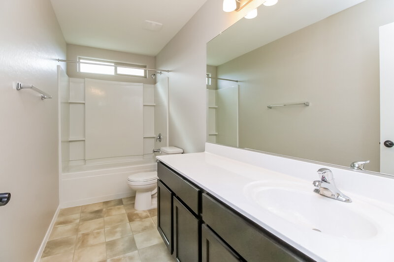2,040/Mo, 1885 W Stagecoach St Apache Junction, AZ 85120 Main Bathroom View 2