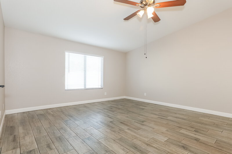 2,085/Mo, 6614 W Pima St Phoenix, AZ 85043 Main Bedroom View 2