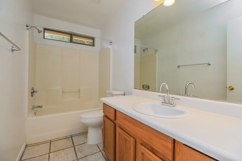 1,985/Mo, 963 E Pima Ave Apache Junction, AZ 85119 Main Bathroom View