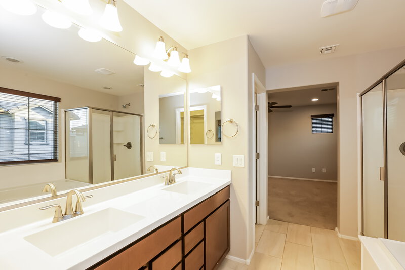 2,340/Mo, 248 N Sandal Mesa, AZ 85205 Main Bedroom View 2