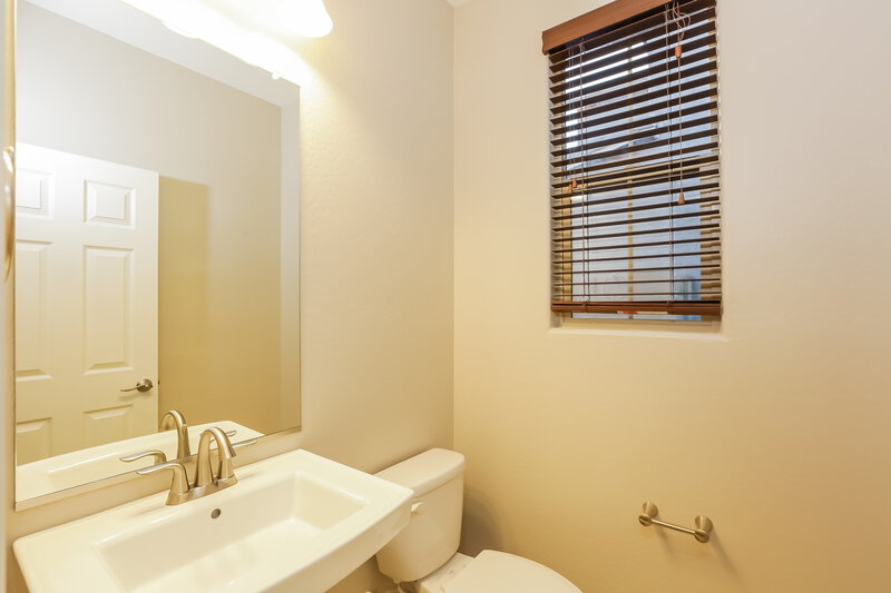 2,340/Mo, 248 N Sandal Mesa, AZ 85205 Bathroom View 2