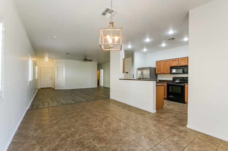 2,080/Mo, 41302 N Hudson Trl Anthem, AZ 85086 Dining Room View