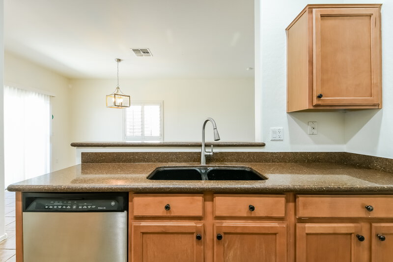 2,080/Mo, 41302 N Hudson Trl Anthem, AZ 85086 Kitchen View 2
