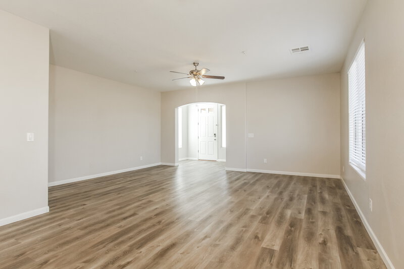 2,145/Mo, 30999 N 127th Ave Peoria, AZ 85383 Living Room View 2