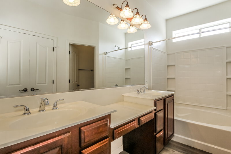 2,145/Mo, 30999 N 127th Ave Peoria, AZ 85383 Main Bathroom View