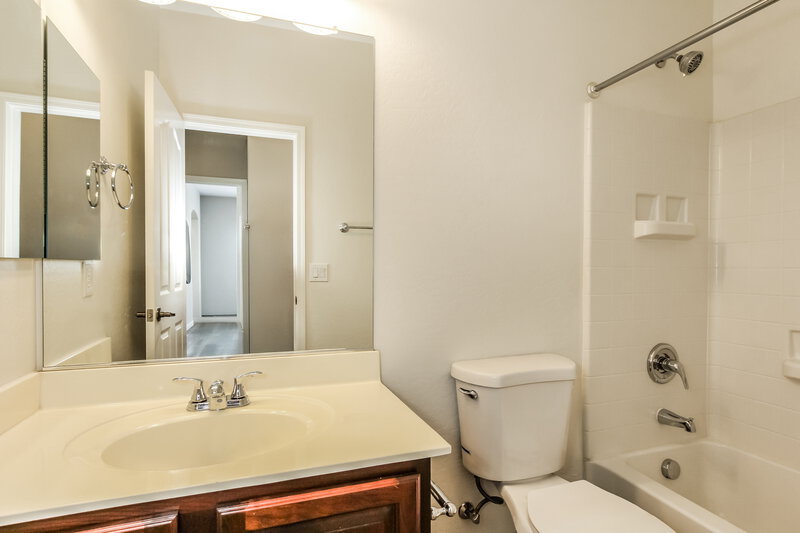 2,145/Mo, 30999 N 127th Ave Peoria, AZ 85383 Bathroom View 2