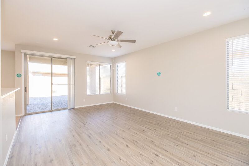 2,300/Mo, 6697 S Cartier Dr Gilbert, AZ 85298 Living Room View