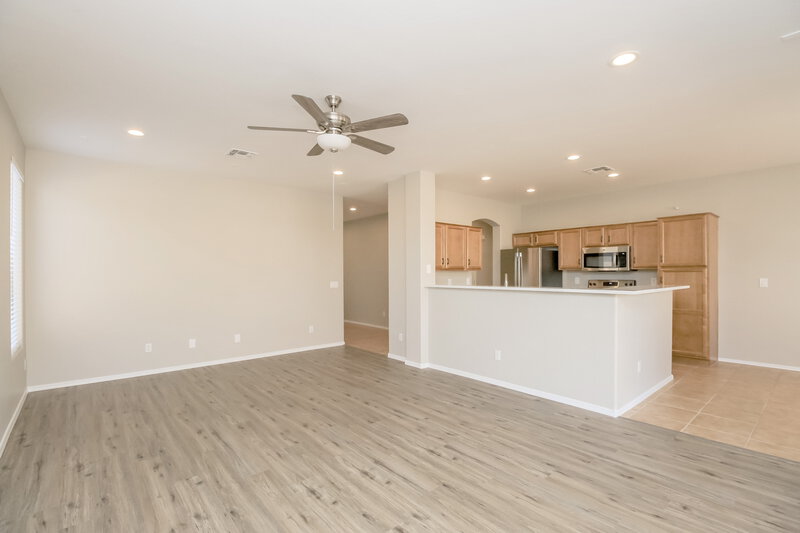 2,300/Mo, 6697 S Cartier Dr Gilbert, AZ 85298 Living Room View 2