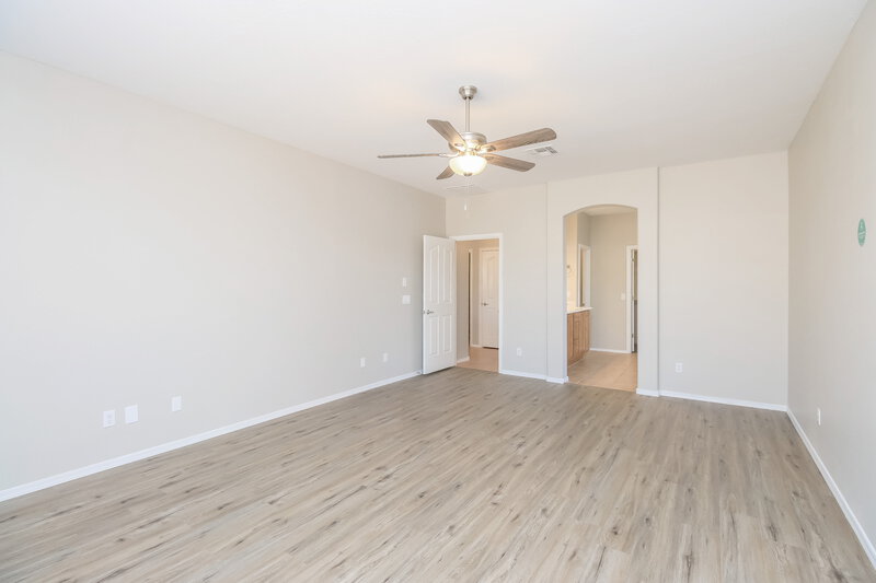 2,300/Mo, 6697 S Cartier Dr Gilbert, AZ 85298 Main Bedroom View