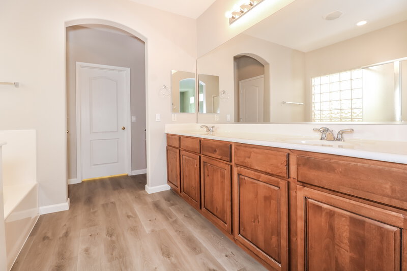 1,990/Mo, 22145 W Twilight Trl Buckeye, AZ 85326 Main Bathroom View