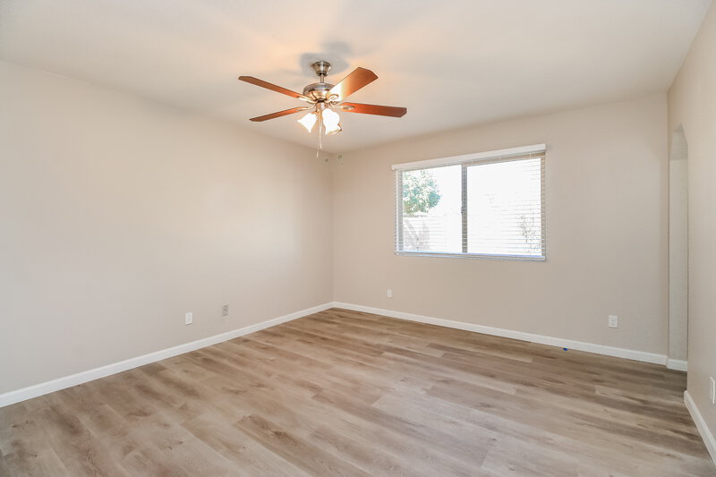 2,370/Mo, 502 W Barrow Dr Chandler, AZ 85225 Main Bedroom View