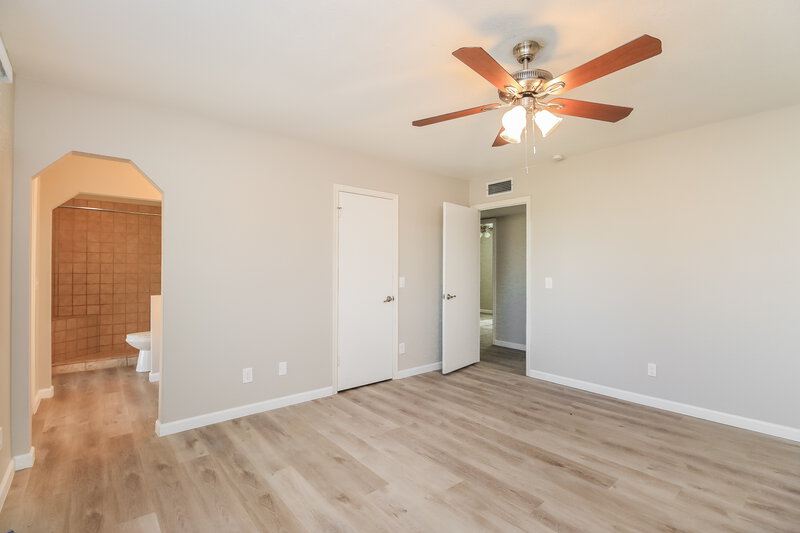 2,370/Mo, 502 W Barrow Dr Chandler, AZ 85225 Main Bedroom View 2