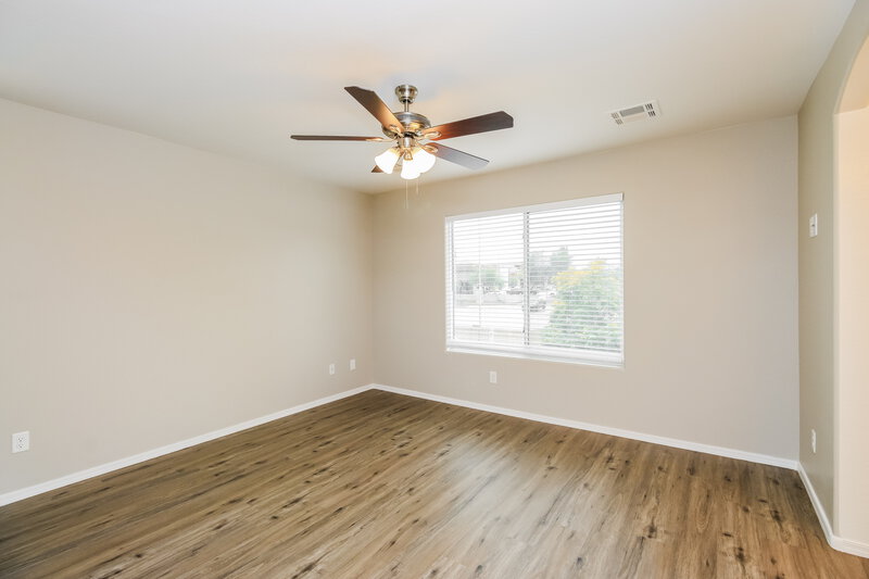 2,395/Mo, 919 W Kowalsky Ln Phoenix, AZ 85041 Main Bedroom View