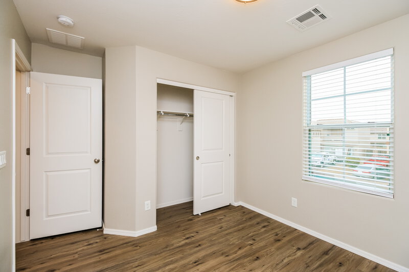 2,395/Mo, 919 W Kowalsky Ln Phoenix, AZ 85041 Bedroom View