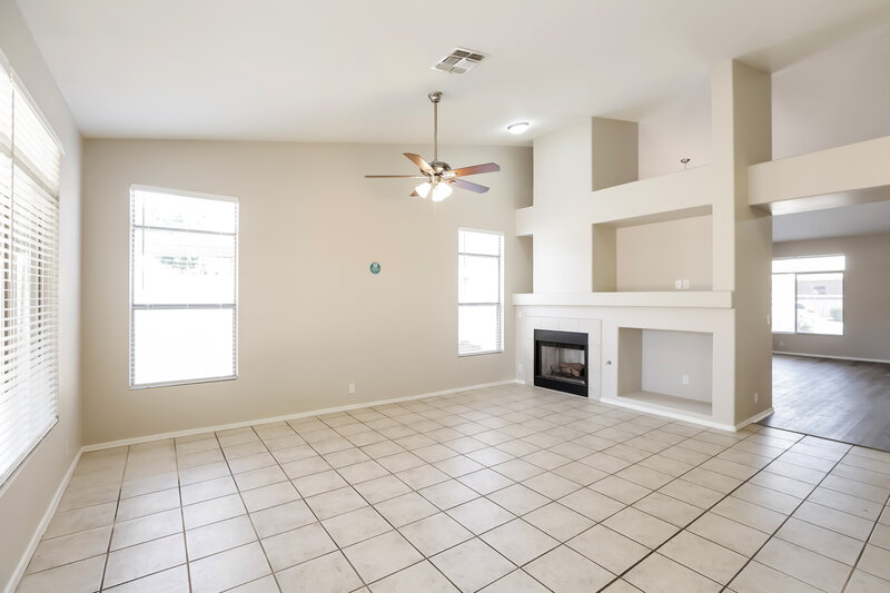 2,855/Mo, 730 N Swallow Ln Gilbert, AZ 85234 Living Room View