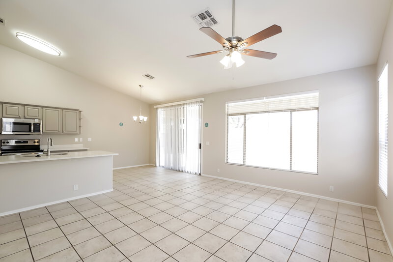 2,855/Mo, 730 N Swallow Ln Gilbert, AZ 85234 Living Room View 2