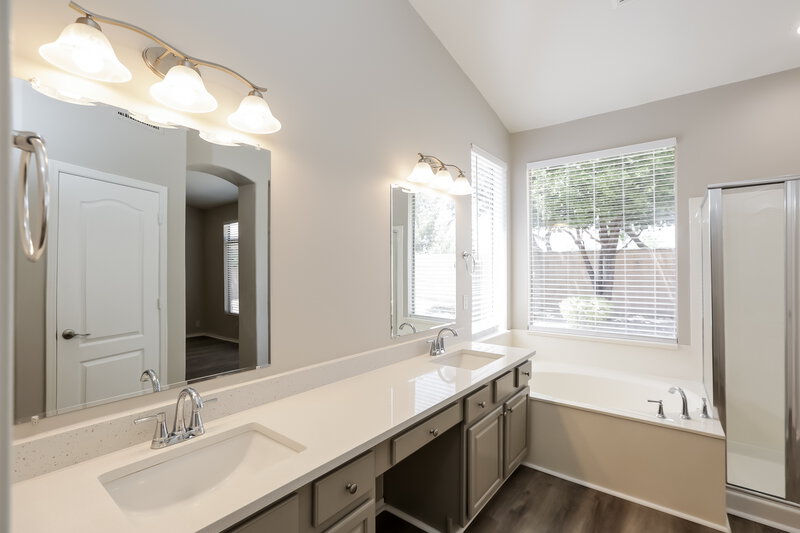 2,855/Mo, 730 N Swallow Ln Gilbert, AZ 85234 Main Bathroom View