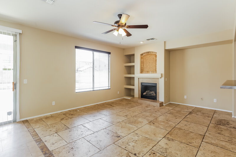 3,125/Mo, 7117 W Sophie Ln Laveen, AZ 85339 Living Room View